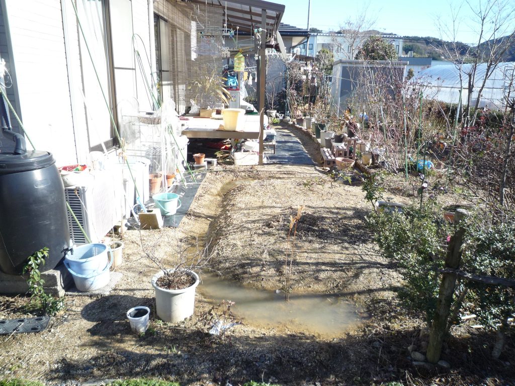 浸透桝と砂利敷きでお庭のぬかるみ解消リフォーム！