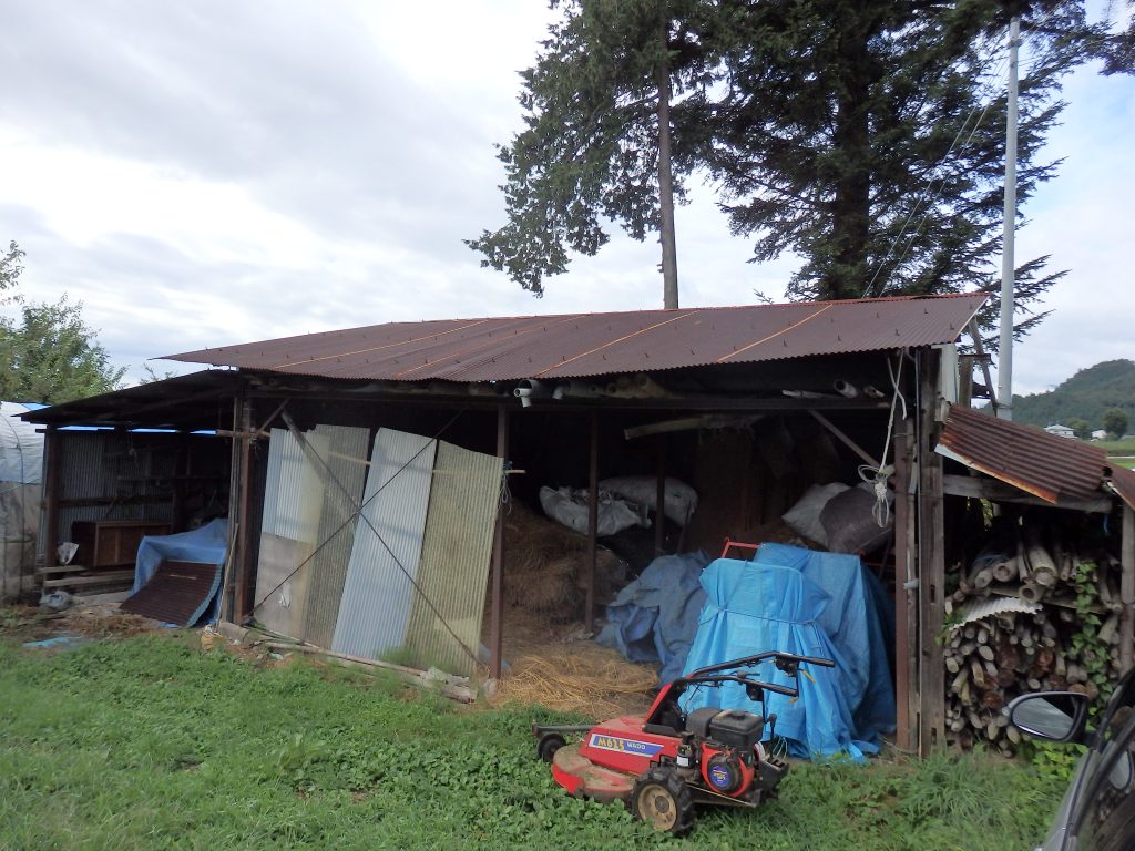 農機具小屋　屋根張替え完成！