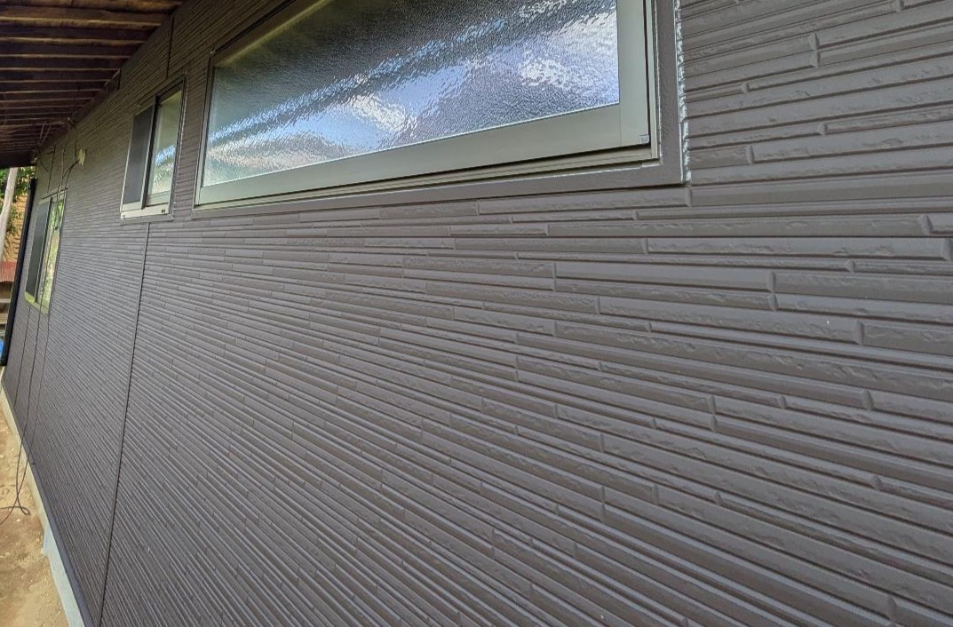 新しい外壁張り